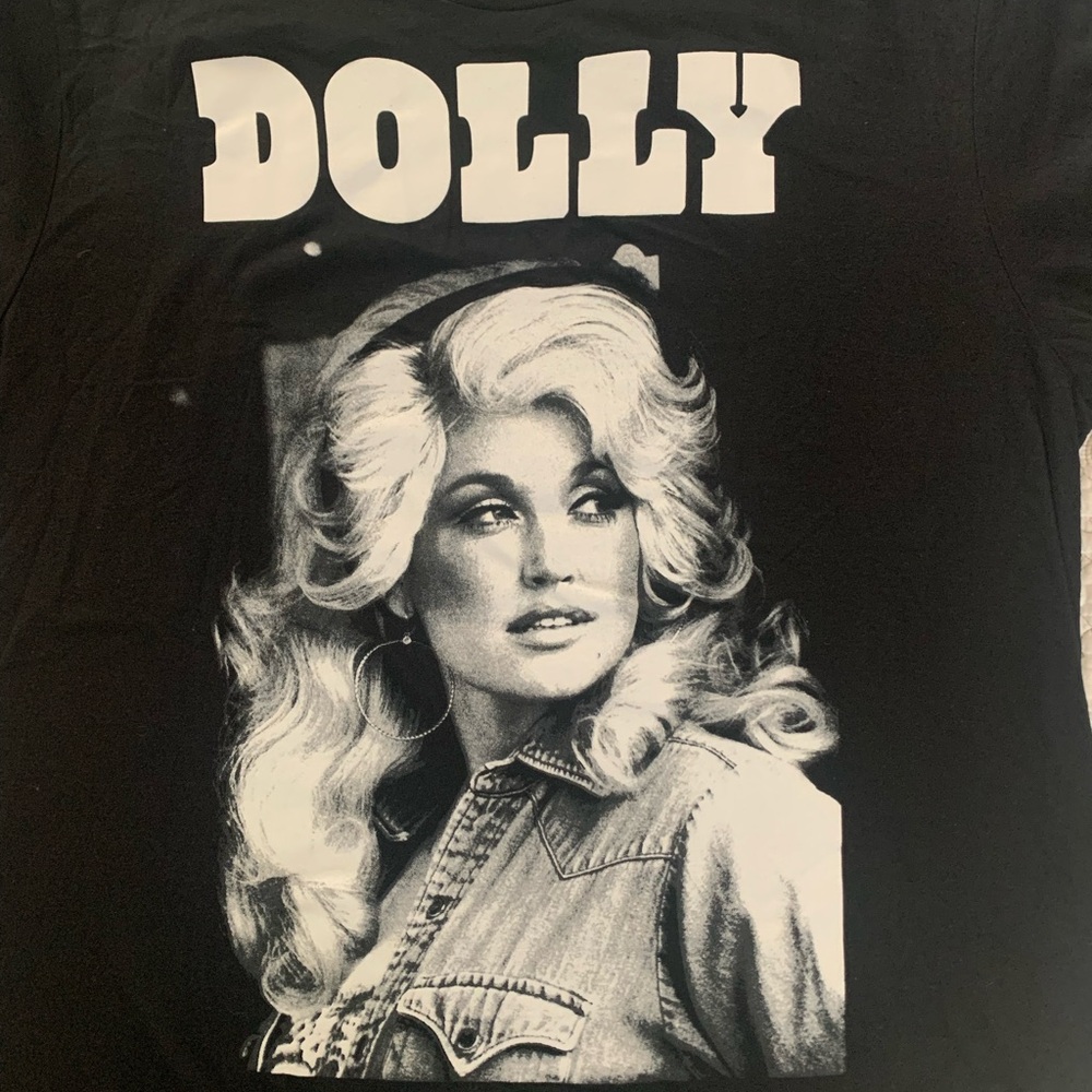 Dolly Graphic black T-shirt sz L